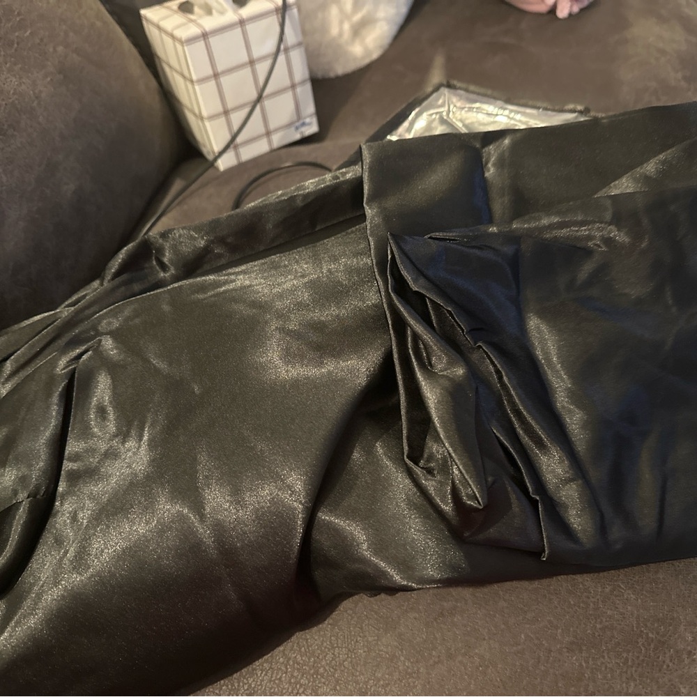 Luxurious Black Satin Bedding Sheets